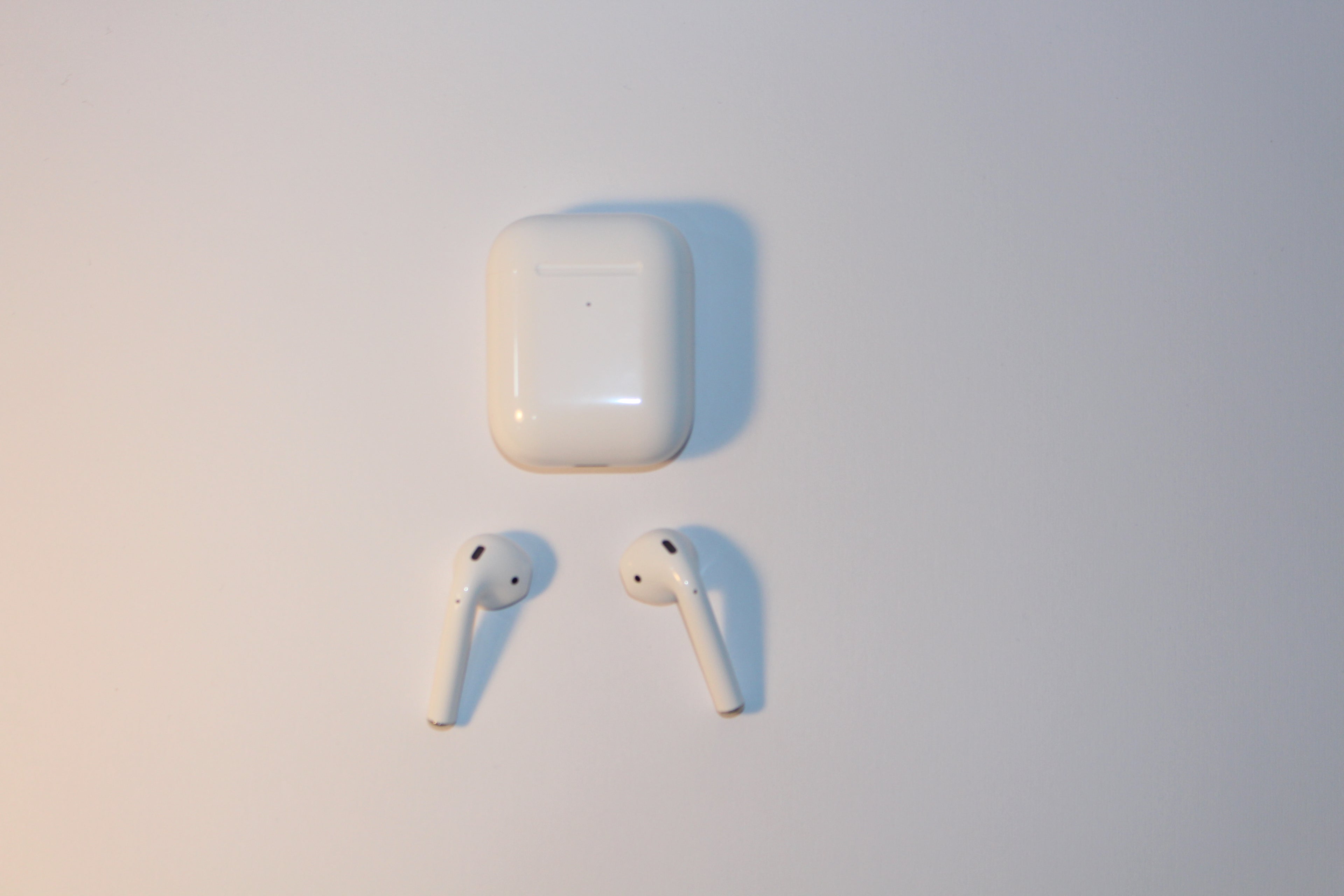Apple AirPods 2 (2nd Gen)
