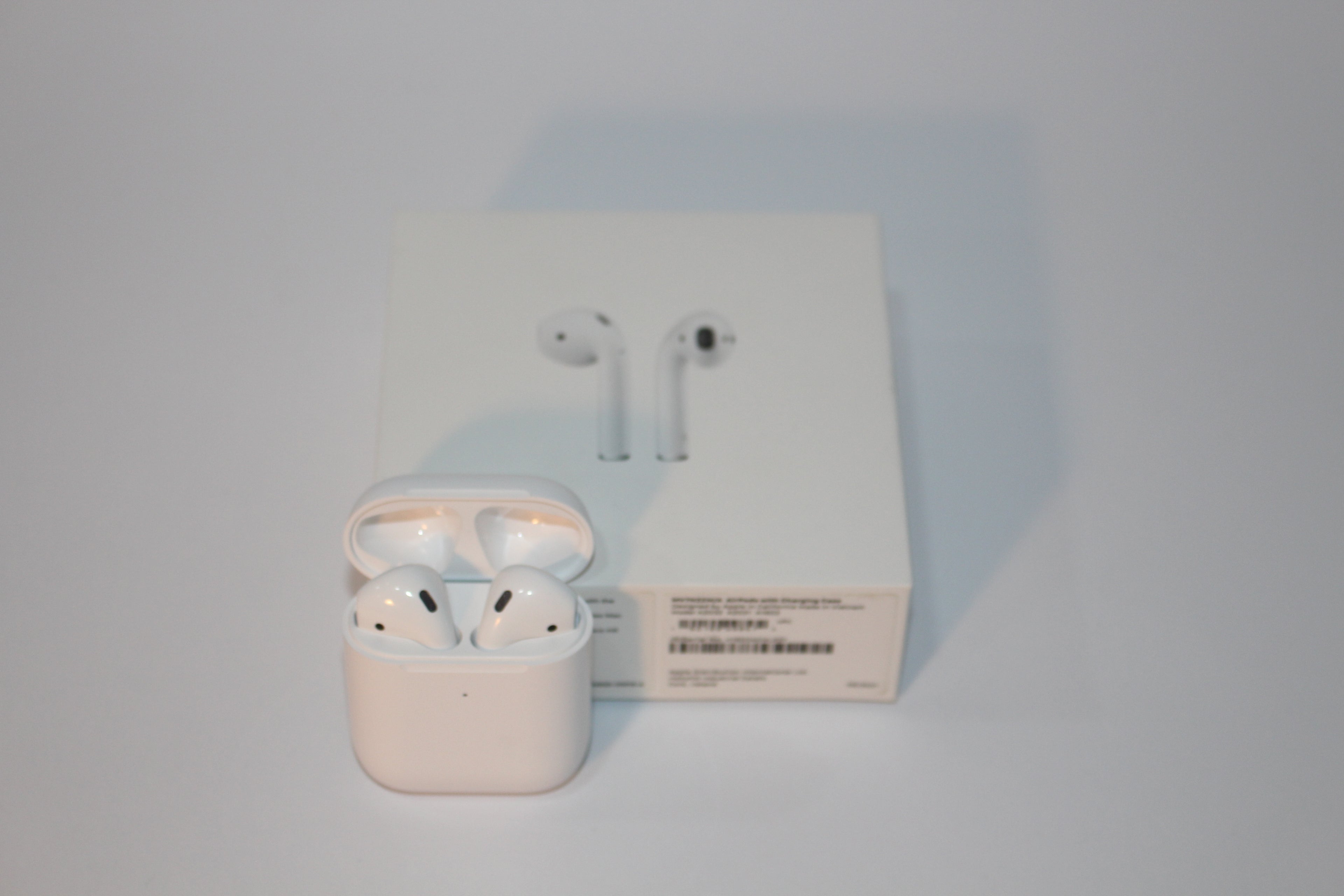 Apple AirPods 2 (2nd Gen)